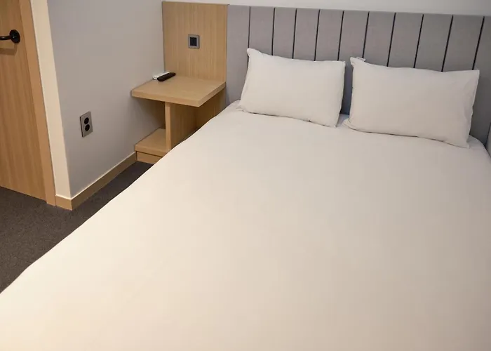 Uh Suite The Seoul