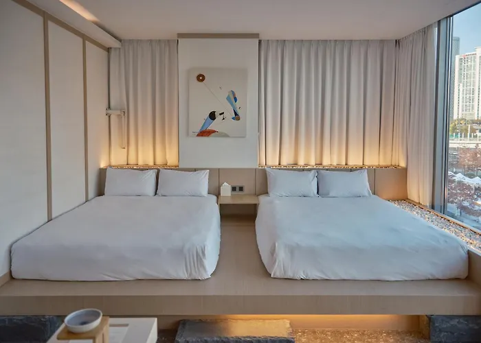 Uh Suite The Seoul