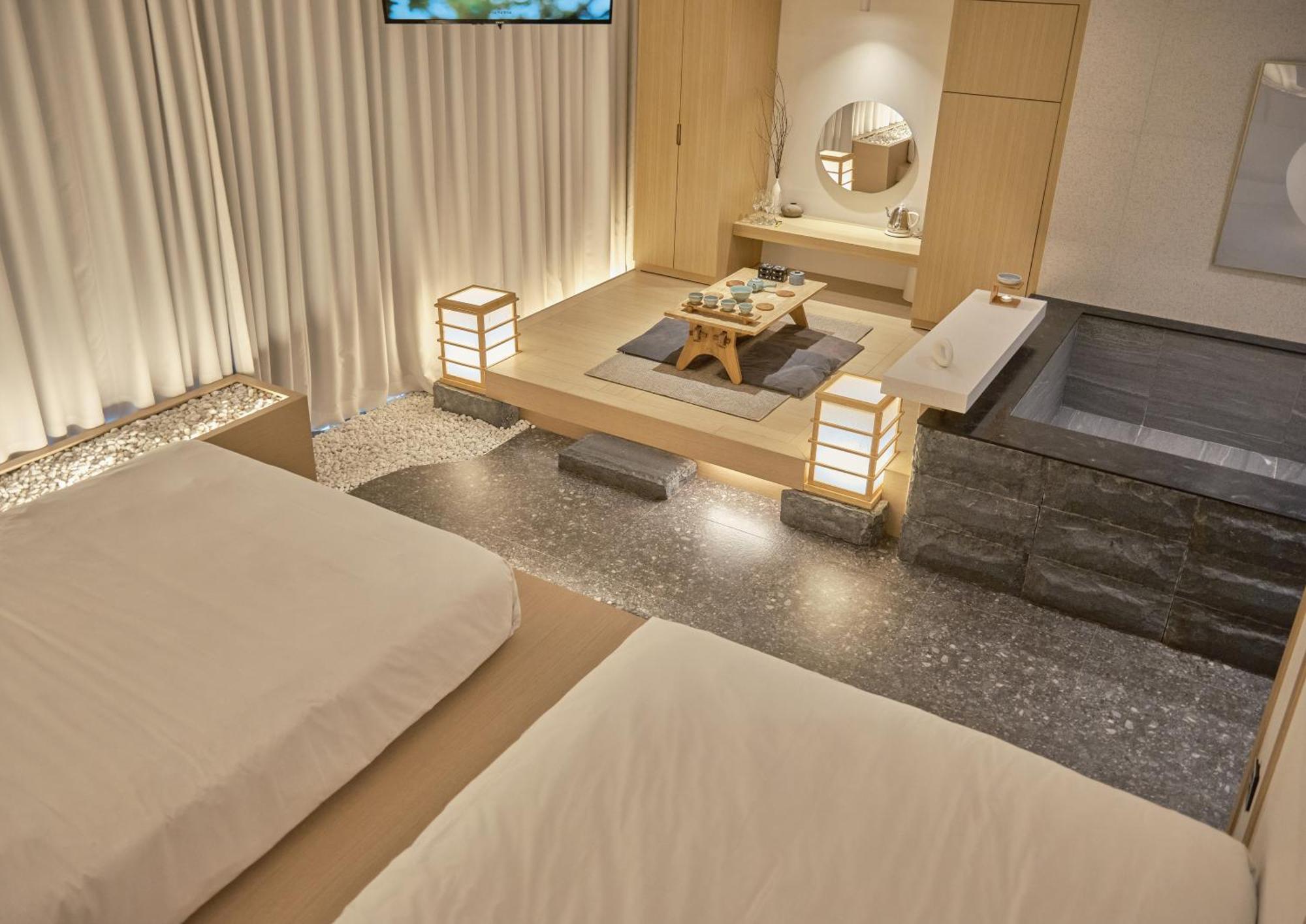 Hotel Uh The